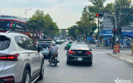 Năm 2025, ô tô vượt đèn đỏ bị phạt bao nhiêu tiền?