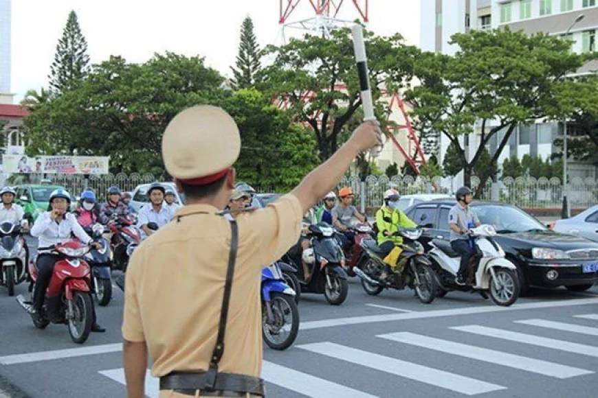 Người điều khiển phương tiện giao thông khi nào được vượt đèn đỏ?