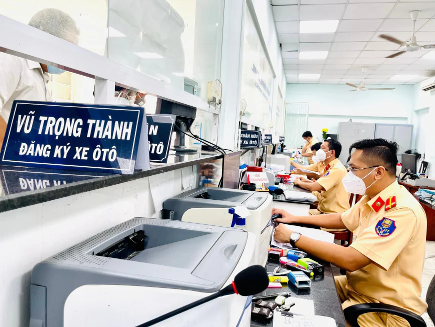 Mua xe đã qua nhiều chủ, làm sao để sang tên?