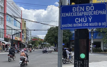 Có bắt buộc nhường đường cho người rẽ phải khi đèn đỏ?