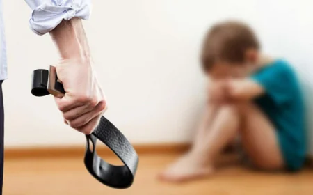 Cha mẹ ‘dạy’ con bằng roi, có phải là hành vi bạo lực?