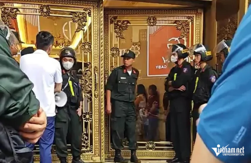 Từ vụ trùm giang hồ Tuấn ‘thần đèn’ bị khám nhà, hành vi bảo kê là gì?