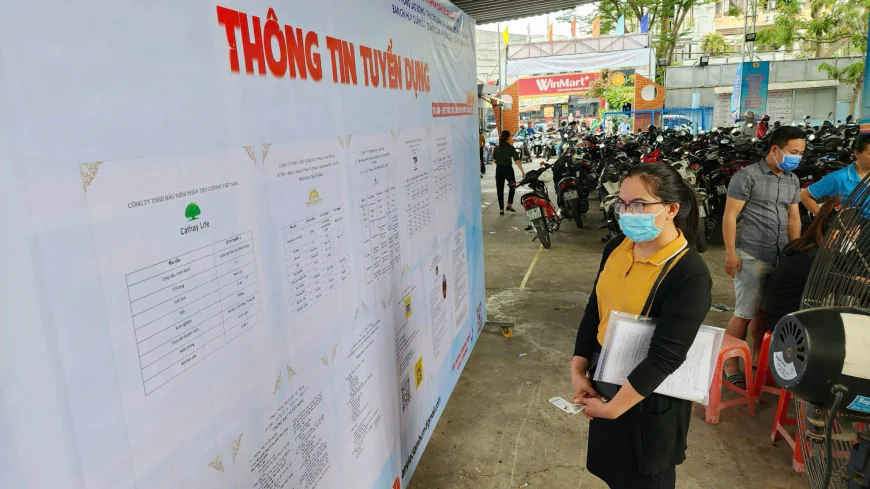 Đóng BHXH thế nào khi nhân viên có hai hợp đồng lao động?