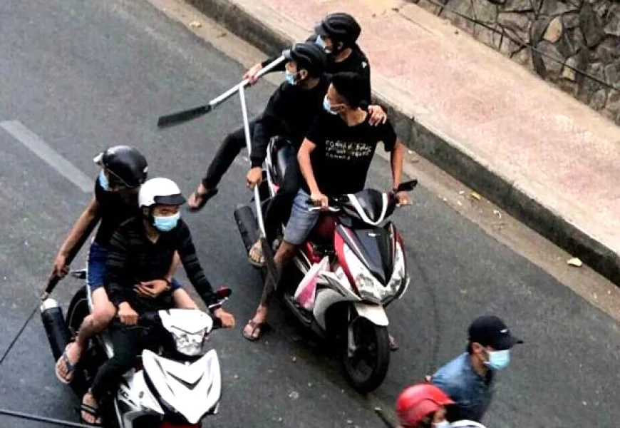 Đuổi chém nhau chưa thành nhưng đối phương đã nhảy cầu tử vong, phạm tội gì?
