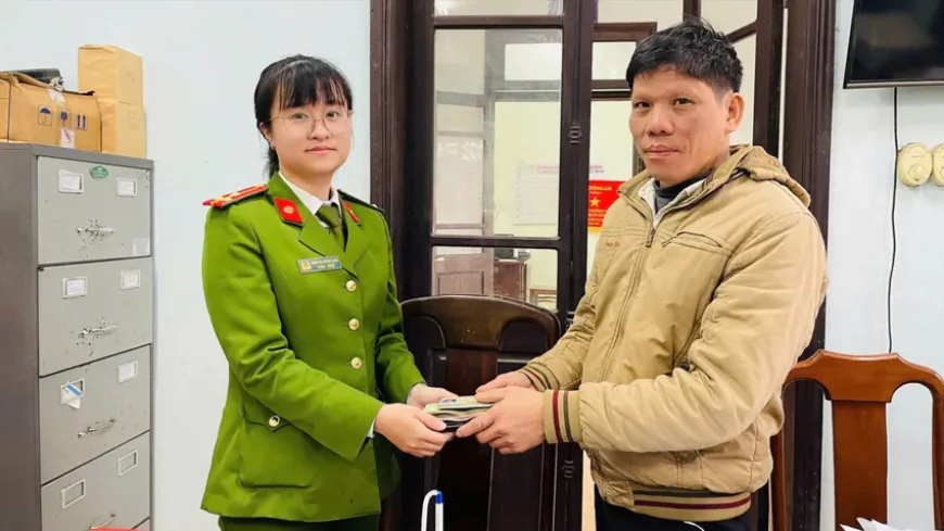 Nhặt được dây chuyền vàng có được giữ lại?