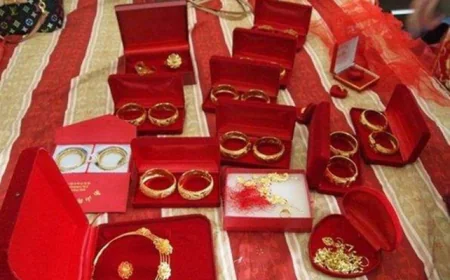 Tiền sính lễ đã chi tiêu hết, khi ly hôn tòa buộc vợ trả lại, có công bằng không?5