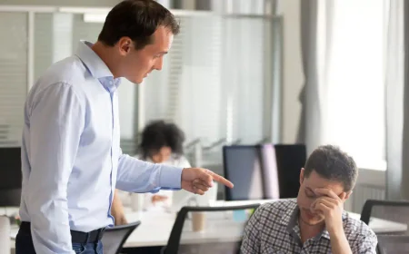 Bị buộc làm theo yêu cầu sai quy định của sếp, tôi có liên đới trách nhiệm?