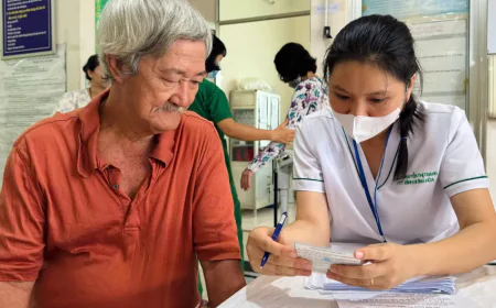 Đề xuất hỗ trợ 100% chi phí mua thẻ BHYT cho người từ đủ 60 đến dưới 75 tuổi tại TP.HCM