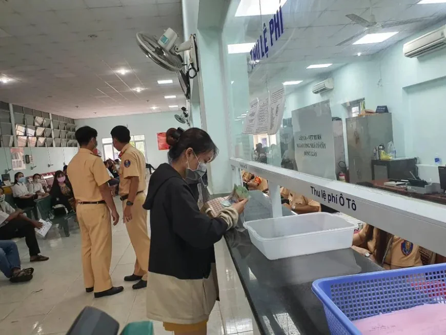 Không tìm được chủ cũ, có được sang tên xe?