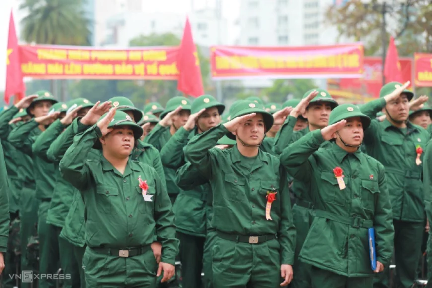 'Không thể thay thế nghĩa vụ quân sự bằng môn Giáo dục quốc phòng'