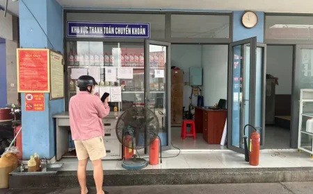 Chuyển khoản trả tiền đổ xăng: Làm sao để đúng luật, an toàn?