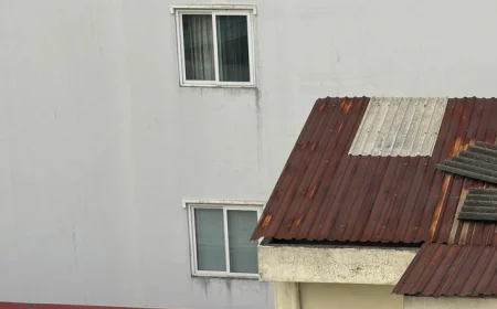 Ranh giới dưới 2 m, có được phép trổ cửa sổ sang nhà hàng xóm?