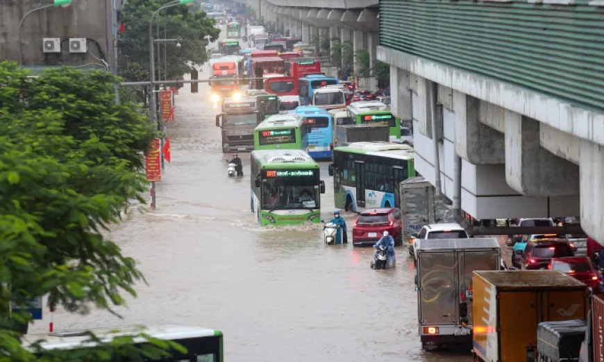Nghỉ làm do bão, người lao động có được hưởng lương?