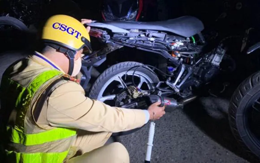 Người đi xe máy không có bộ phận giảm thanh, giảm khói sẽ bị xử phạt thế nào?