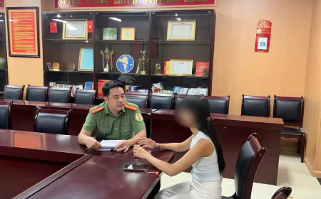 Công dân Việt Nam có hai quốc tịch nên sử dụng hộ chiếu Việt Nam khi nhập cảnh