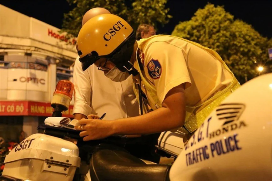 Từ 10/2025 đến 31/12/2025: Vợ chồng đi xe của nhau bị phạt từ 4-8 triệu đồng, tịch thu phương tiện phải không?