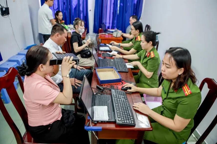 Đề xuất được đổi căn cước trực tuyến khi thay đổi thông tin do sắp xếp đơn vị hành chính