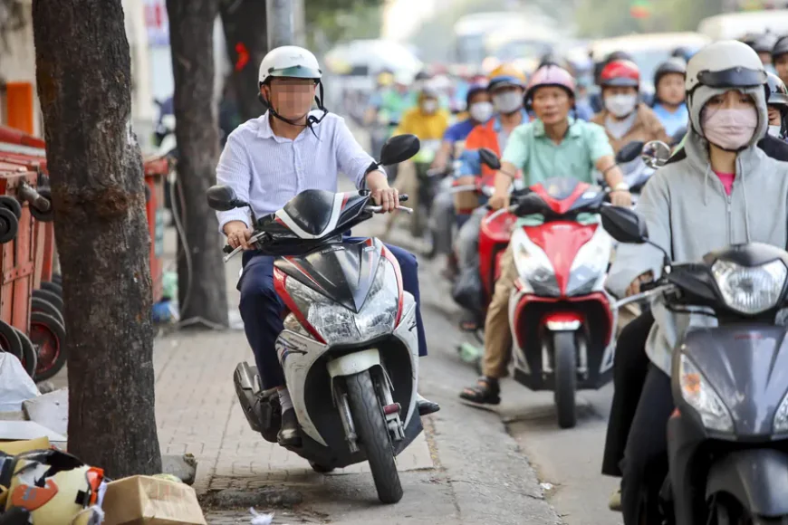 Không đóng phạt nguội xe máy, nhiều thủ tục sẽ bị 'treo'