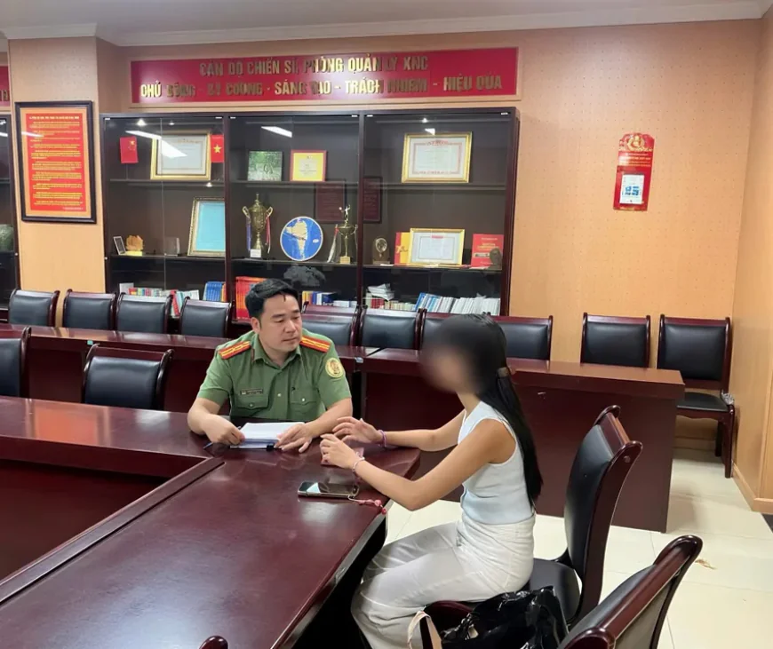 Công dân Việt Nam có hai quốc tịch nên sử dụng hộ chiếu Việt Nam khi nhập cảnh